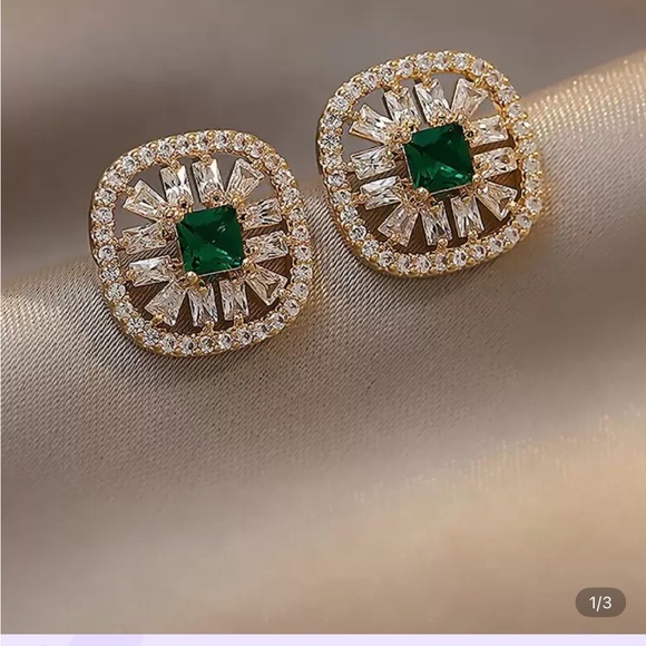 Elegant Gold and Green Stud Earrings